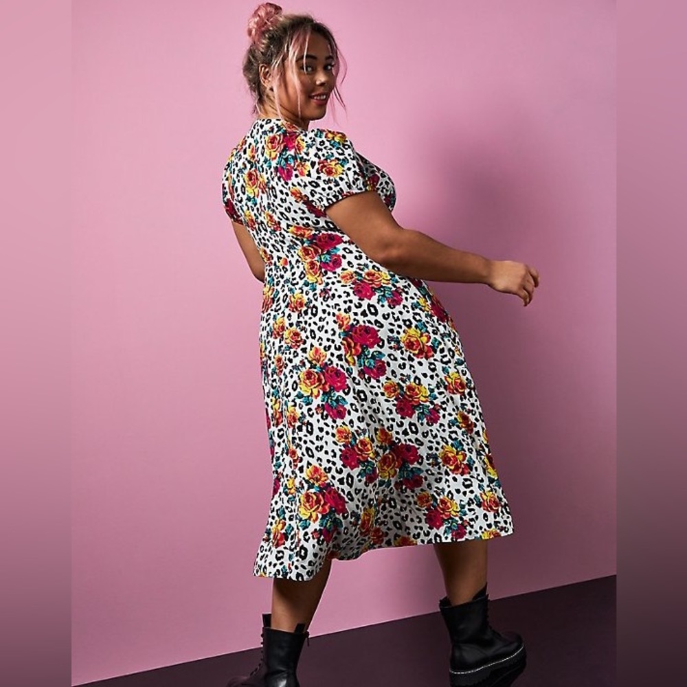 Betsey Johnson x Torrid Dress - Picture 3 of 13